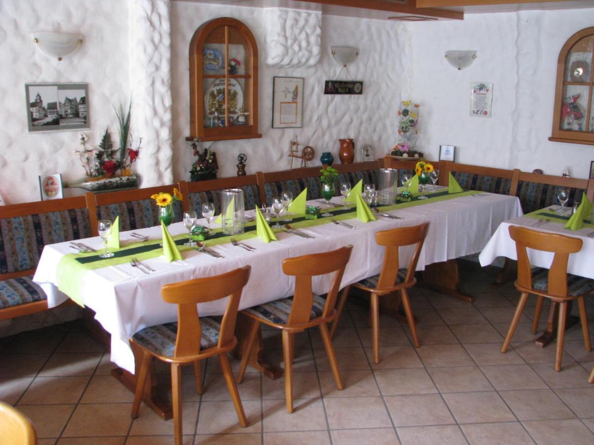 Restaurant / Pension Mainzer Tor Alsfeld Exterior foto